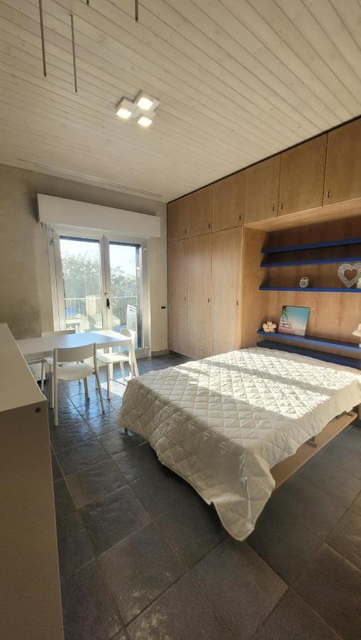 Appartement Miledy Monolocale Direttamente Sul Mare à Marina di Castagneto Carducci Extérieur photo